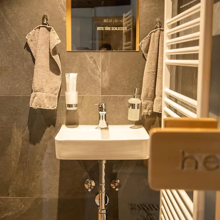 Moderne Altbauwohnung Im Zentrum Von Mit Wellness * ברן