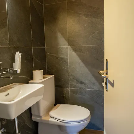 Apartamento Moderne Altbauwohnung Im Zentrum Von Mit Wellness Berna