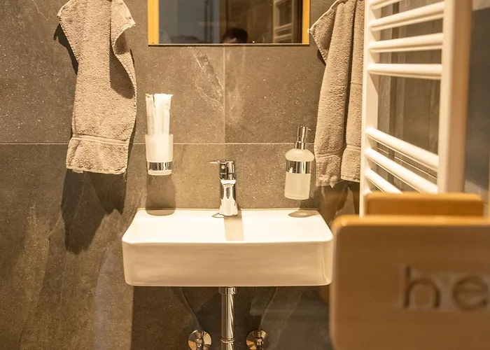 Moderne Altbauwohnung Im Zentrum Von Mit Wellness * Berna